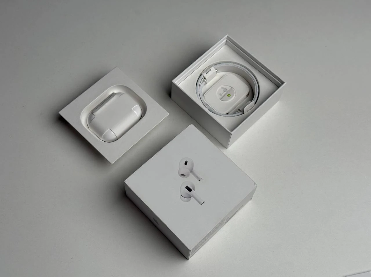 OPEN BOX AirPods Pro 2 with MagSafe Charging Case USB‑C (MTJV3) | Стан: гарний | Акумулятор: 100% | Гарантія: 3 місяці | Комплект: повний