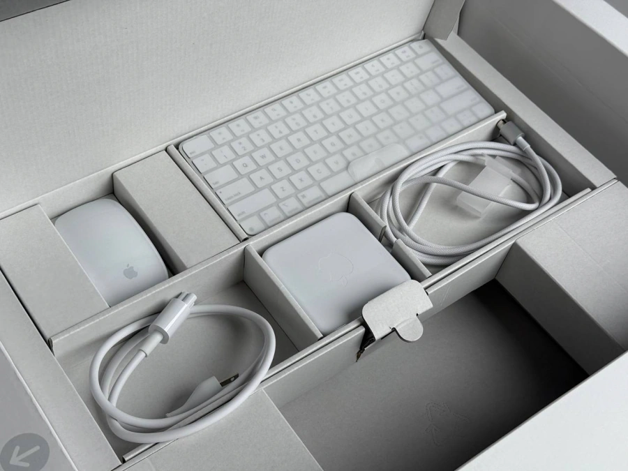 OPEN BOX Apple iMac 24" 2024 M4 8CPU/8GPU/16GB/256GB Silver (MWUC3) | Apple M4 | 8-ядерний процесор | 8-ядерний графічний процесор | 256 ГБ SSD | 16 ГБ об'єднаної пам'яті | Стан: гарний | Гарантія: 3 місяці | Комплект: повний