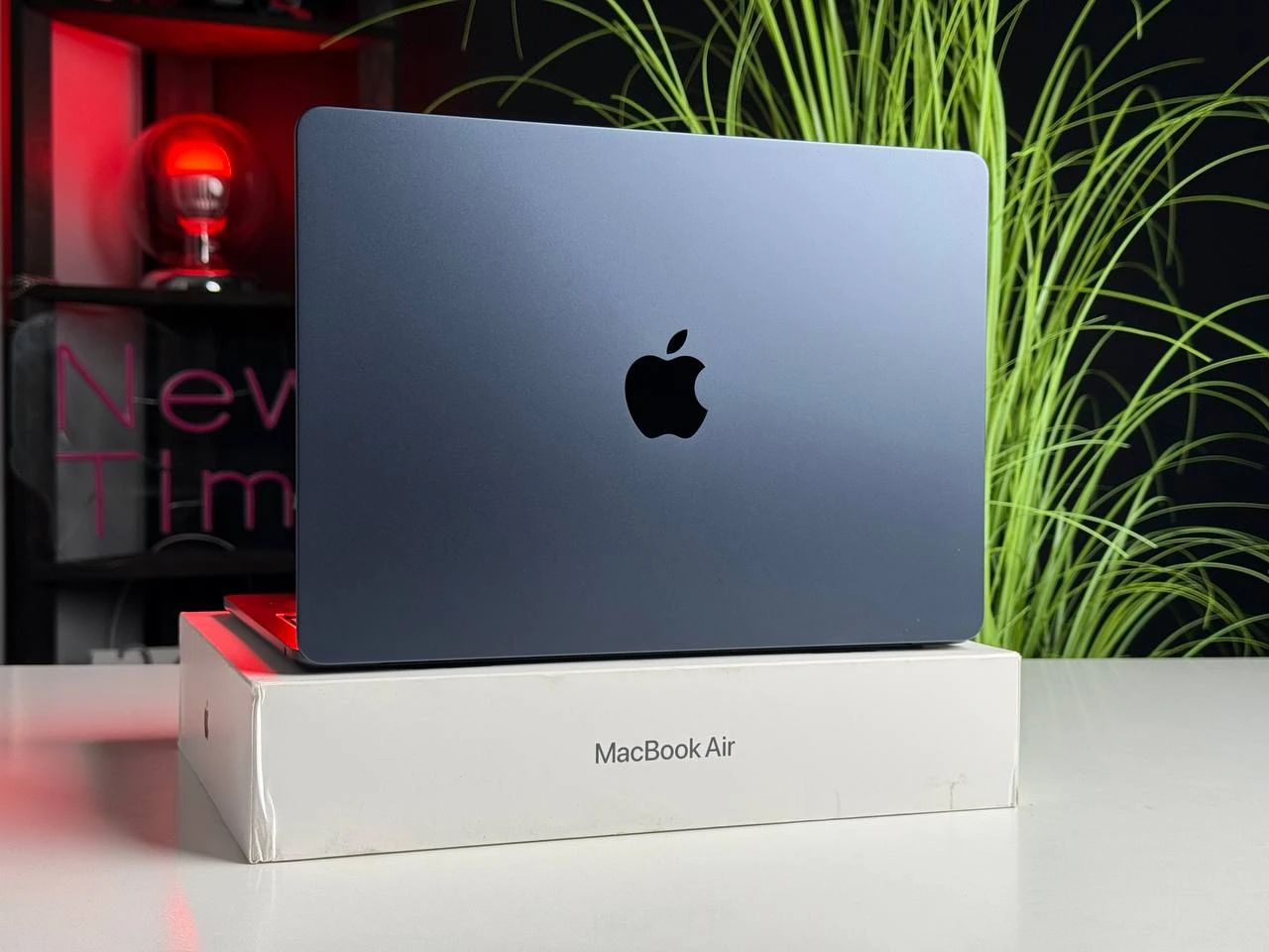 OPEN BOX MacBook Air 13" M3/8CPU/8GPU/8GB/256GB Midnight 2024 (MRXV3) Состояние: хорошее | Аккумулятор: 100% | Гарантия: 1 месяц | Комплект: полный