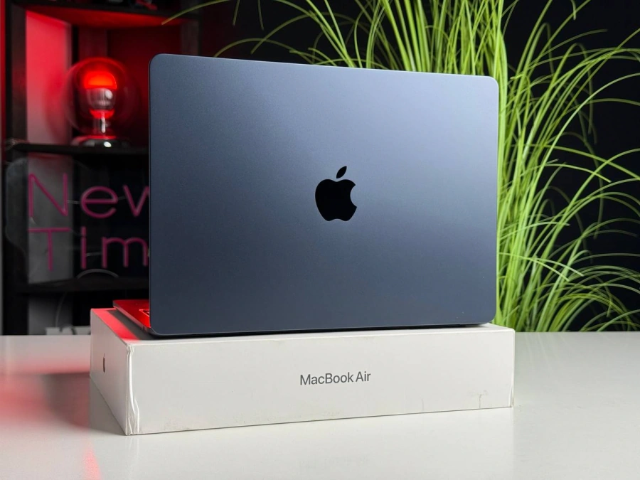 OPEN BOX MacBook Air 13" M3/8CPU/8GPU/8GB/256GB Midnight 2024 (MRXV3) | Стан: гарний | Акумулятор: 100% | Гарантія: 1 місяць | Комплект: повний