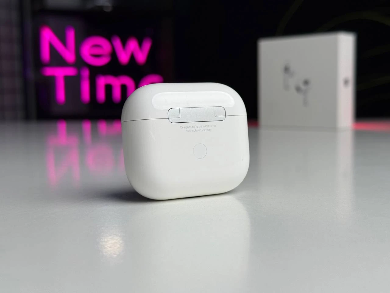 УЦЕНКА зарядный кейс Apple AirPods 3 (MME73/C) - Состояние: новое, с гравировкой | Аккумулятор: 100% | Комплектация: кейс, коробка | Гарантия: 3 мес.