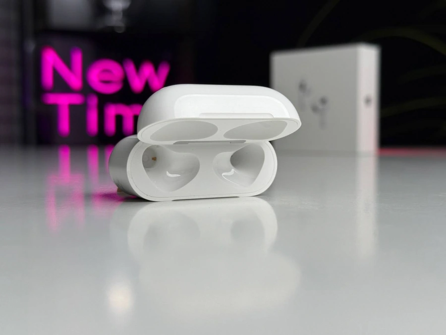 УЦІНКА зарядний кейс Apple AirPods 3 (MME73/C) - Стан: новий, з гравіюванням | Акумулятор: 100% | Комплектація: кейс, коробка | Гарантія: 3 міс.
