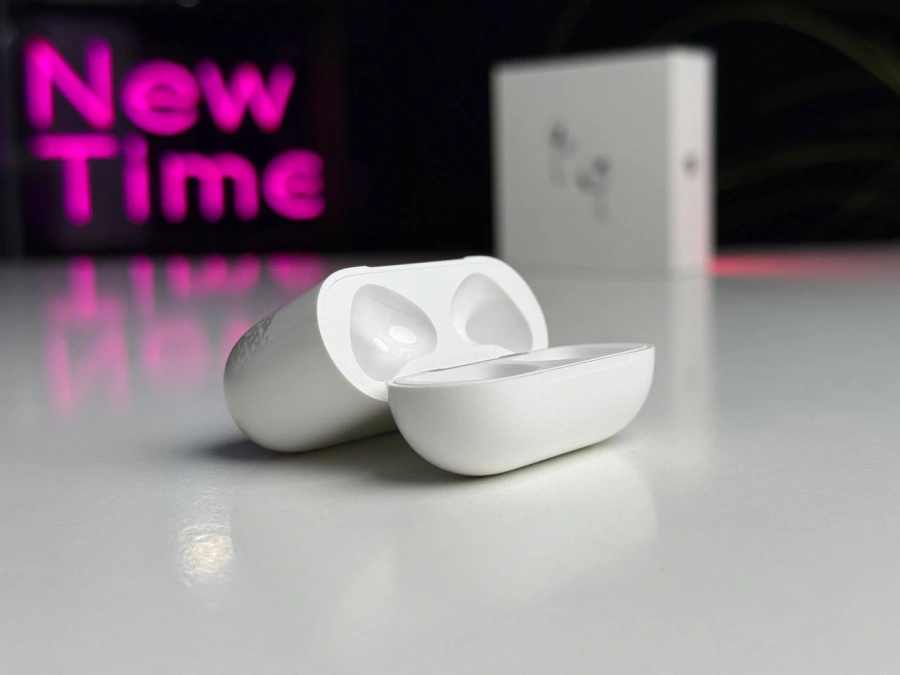 УЦІНКА зарядний кейс Apple AirPods 3 (MME73/C) - Стан: новий, з гравіюванням | Акумулятор: 100% | Комплектація: кейс, коробка | Гарантія: 3 міс.