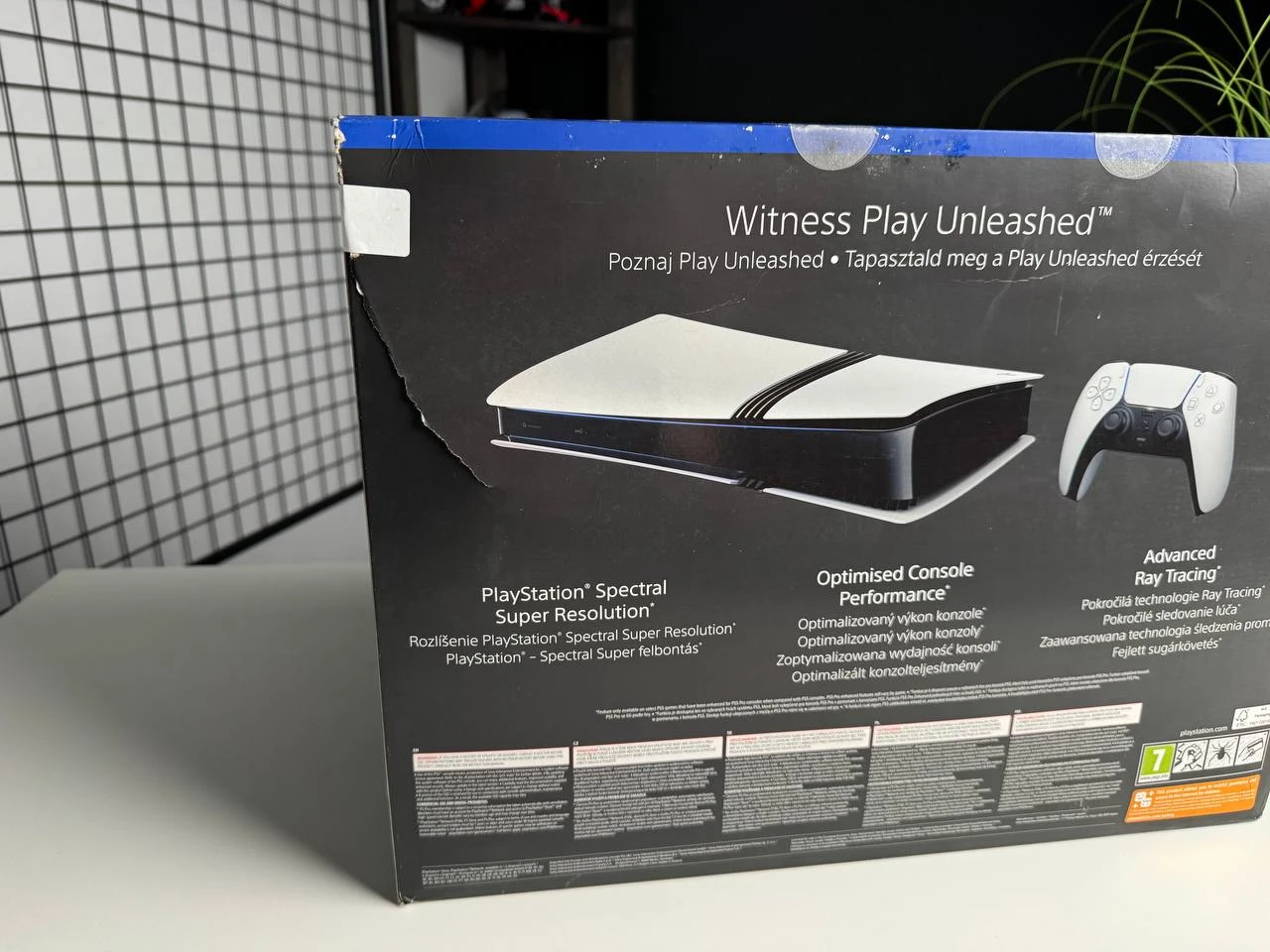 Damage NEW BOX Стационарная игровая приставка Sony PlayStation 5 Pro 2TB (711719595915)