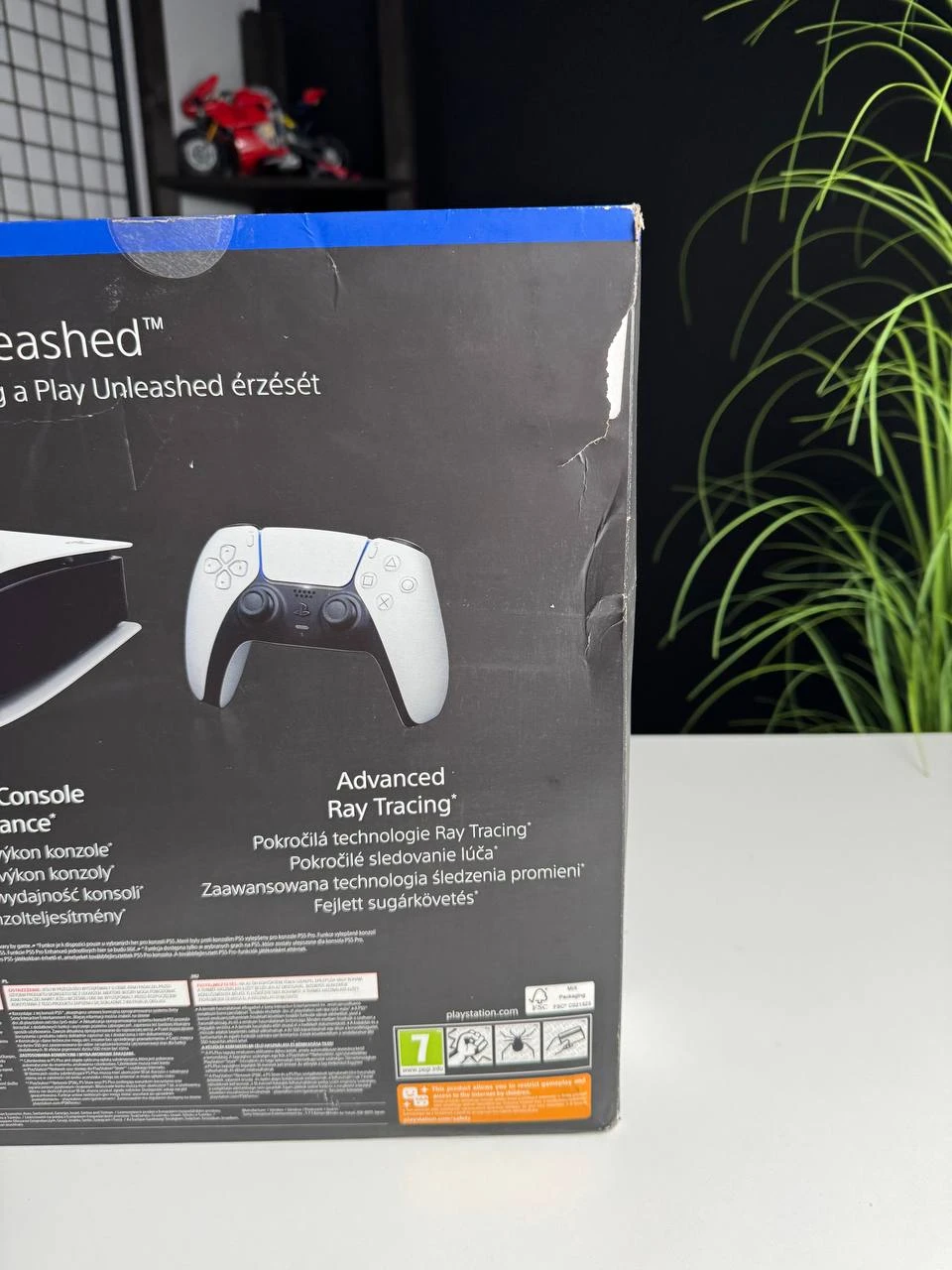 Damage NEW BOX Стационарная игровая приставка Sony PlayStation 5 Pro 2TB (711719595915)
