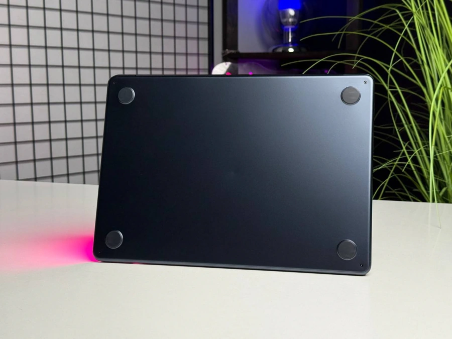 ВЖИВАНИЙ MacBook Air 13.6" Midnight 2022 (MLY33) | Apple M2 | 8-ядерний процесор | 8-ядерний графічний процесор | 256 ГБ SSD | 8 ГБ об'єднаної пам'яті | Стан: гарний | Акумулятор: 100% (41 цикл) | Гарантія: 1 місяць | Комплект: повний