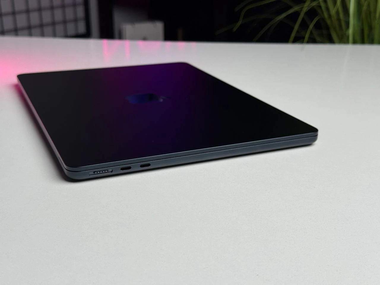 ВІТРИННИЙ MacBook Air 13.6" Midnight 2022 (MLY33) - Стан: гарний | Акумулятор: 100% | Комплектація: повний, без коробки | Гарантія: 1 міс.