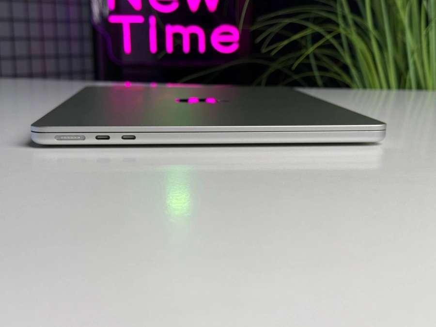 ВІТРИННИЙ MacBook Air 13.6" Silver 2022 M2/16G/512 (Z15W000B4) - Стан: гарний | Акумулятор: 100% | Комплектація: повний, без коробки | Гарантія: 1 міс.