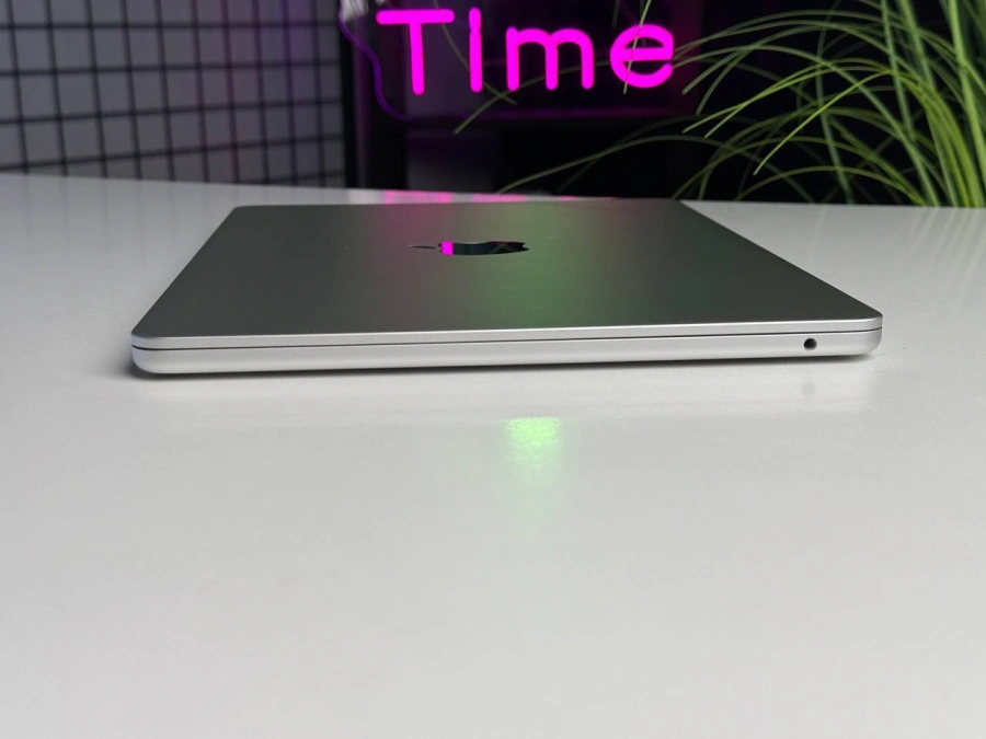 ВІТРИННИЙ MacBook Air 13.6" Silver 2022 M2/16G/512 (Z15W000B4) - Стан: гарний | Акумулятор: 100% | Комплектація: повний, без коробки | Гарантія: 1 міс.
