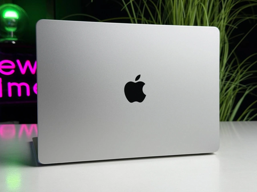 ВІТРИННИЙ MacBook Air 13.6" Silver 2022 M2/16G/512 (Z15W000B4) - Стан: гарний | Акумулятор: 100% | Комплектація: повний, без коробки | Гарантія: 1 міс.