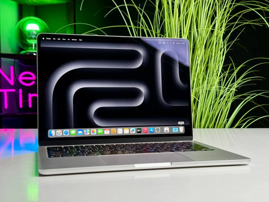 ВІТРИННИЙ MacBook Air 13.6" Silver 2022 M2/16G/512 (Z15W000B4) - Стан: гарний | Акумулятор: 100% | Комплектація: повний, без коробки | Гарантія: 1 міс.