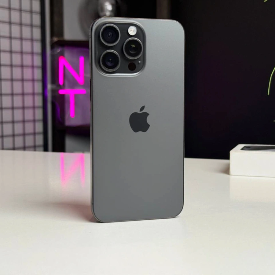 ВЖИВАНИЙ Apple iPhone 15 Pro Max 1TB Black Titanium (MU7G3) - Стан: гарний | Акумулятор: 93% | Комплектація: повний | Гарантія: 1 міс.