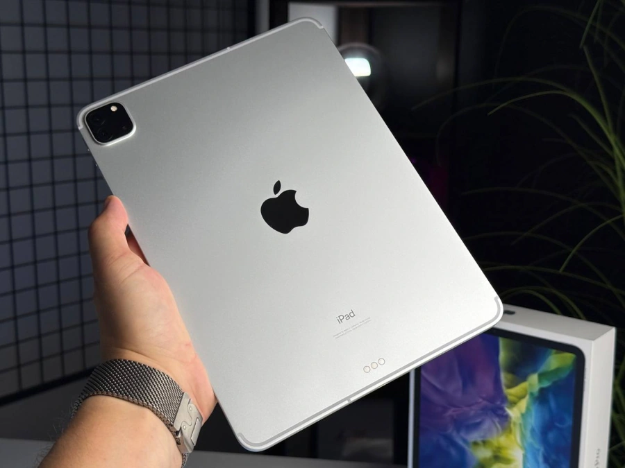 ВЖИВАНИЙ iPad Pro 11" 2020 Wi-Fi + Cellular 256GB Silver (MXEX2, MXE52) - Стан: гарний | Акумулятор: 78% | Комплектація: повний | Гарантія: 1 міс.