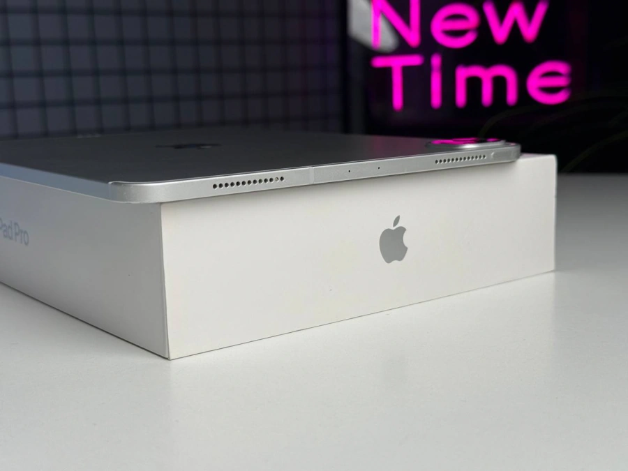 ВЖИВАНИЙ iPad Pro 11" 2020 Wi-Fi + Cellular 256GB Silver (MXEX2, MXE52) - Стан: гарний | Акумулятор: 78% | Комплектація: повний | Гарантія: 1 міс.