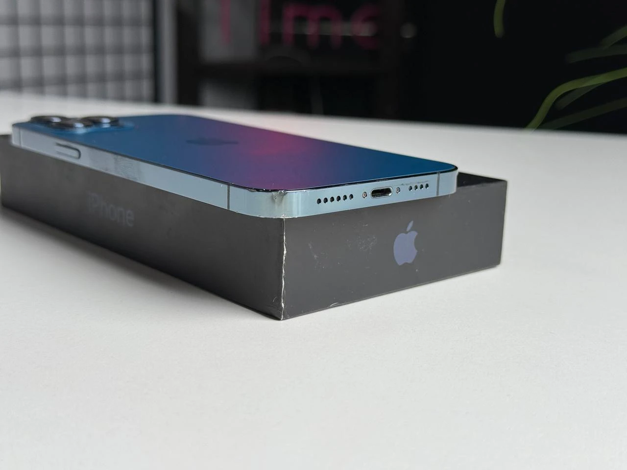 ВЖИВАНИЙ iPhone 12 Pro Max Dual Sim 512GB Pacific Blue (MGCE3) | Стан: задовільний (мінялось скло) | Акумулятор: 85% | Гарантія: 1 місяць | Комплект: повний