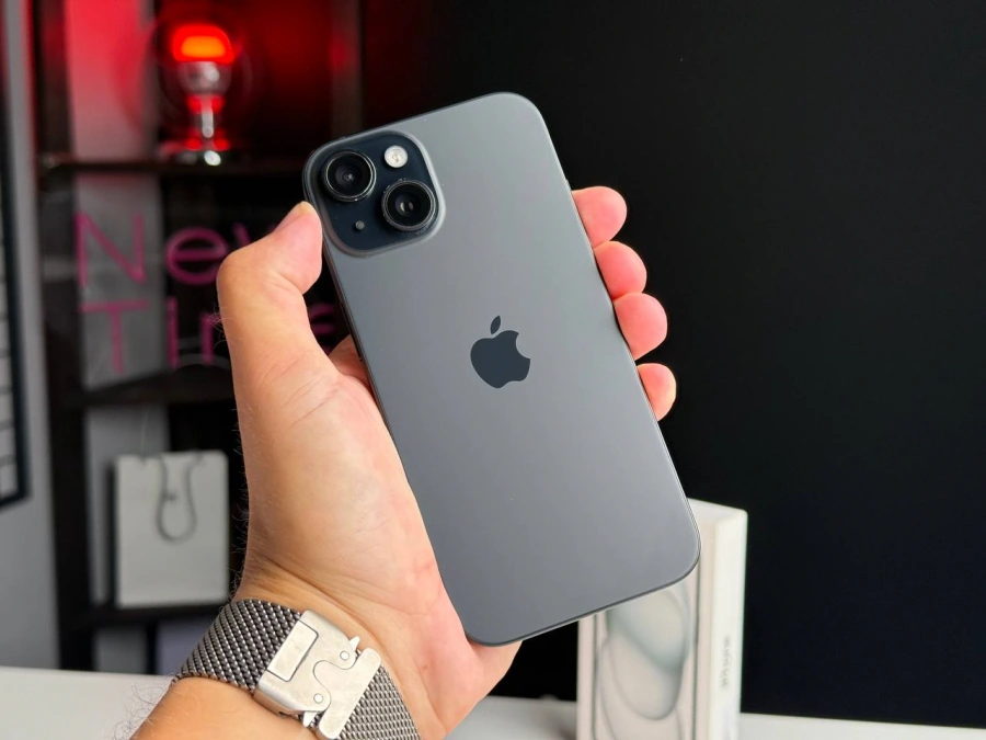 ВЖИВАНИЙ iPhone 15 256GB Black (MTP63) | Стан: гарний | Акумулятор: 89% | Гарантія: 1 місяць | Комплект: повний