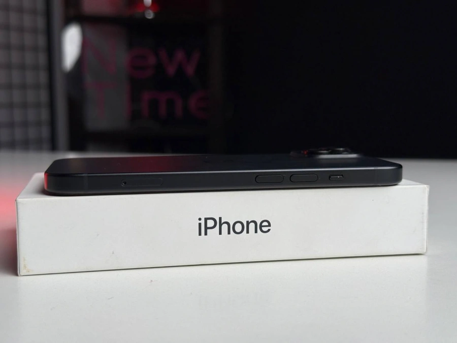 ВЖИВАНИЙ iPhone 15 256GB Black (MTP63) | Стан: гарний | Акумулятор: 89% | Гарантія: 1 місяць | Комплект: повний