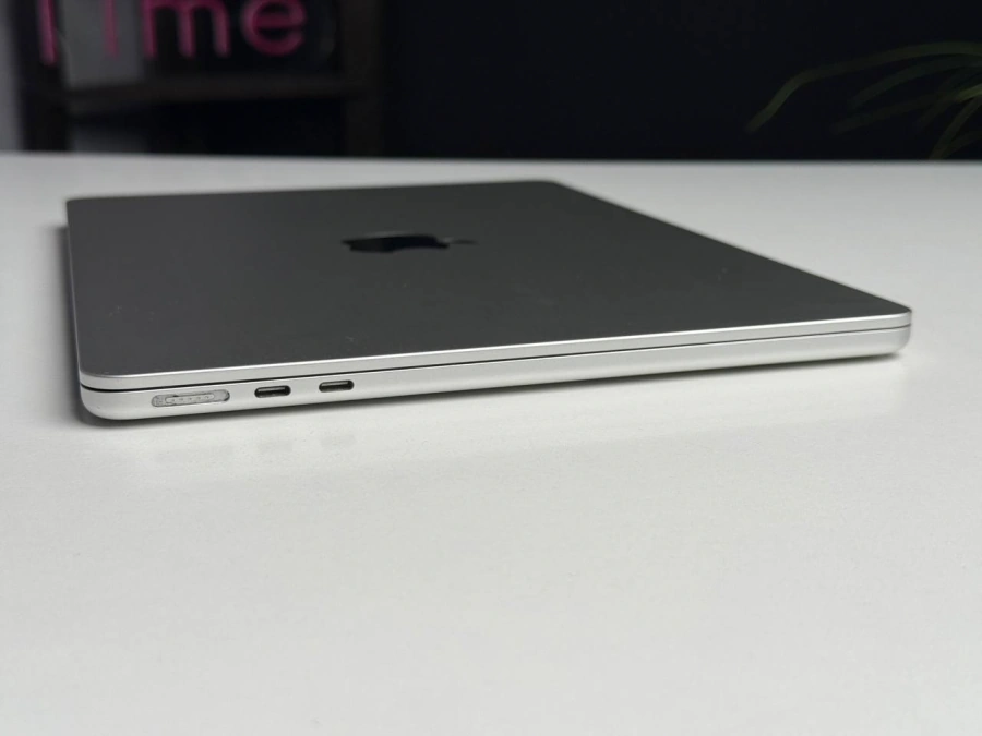 ВЖИВАНИЙ MacBook Air 13.6" M2/8CPU/10GPU/8GB/512GB Silver 2022 (MLY03) - Стан: гарний | Акумулятор: 95% | Комплектація: повний, без коробки | Гарантія: 1 міс.