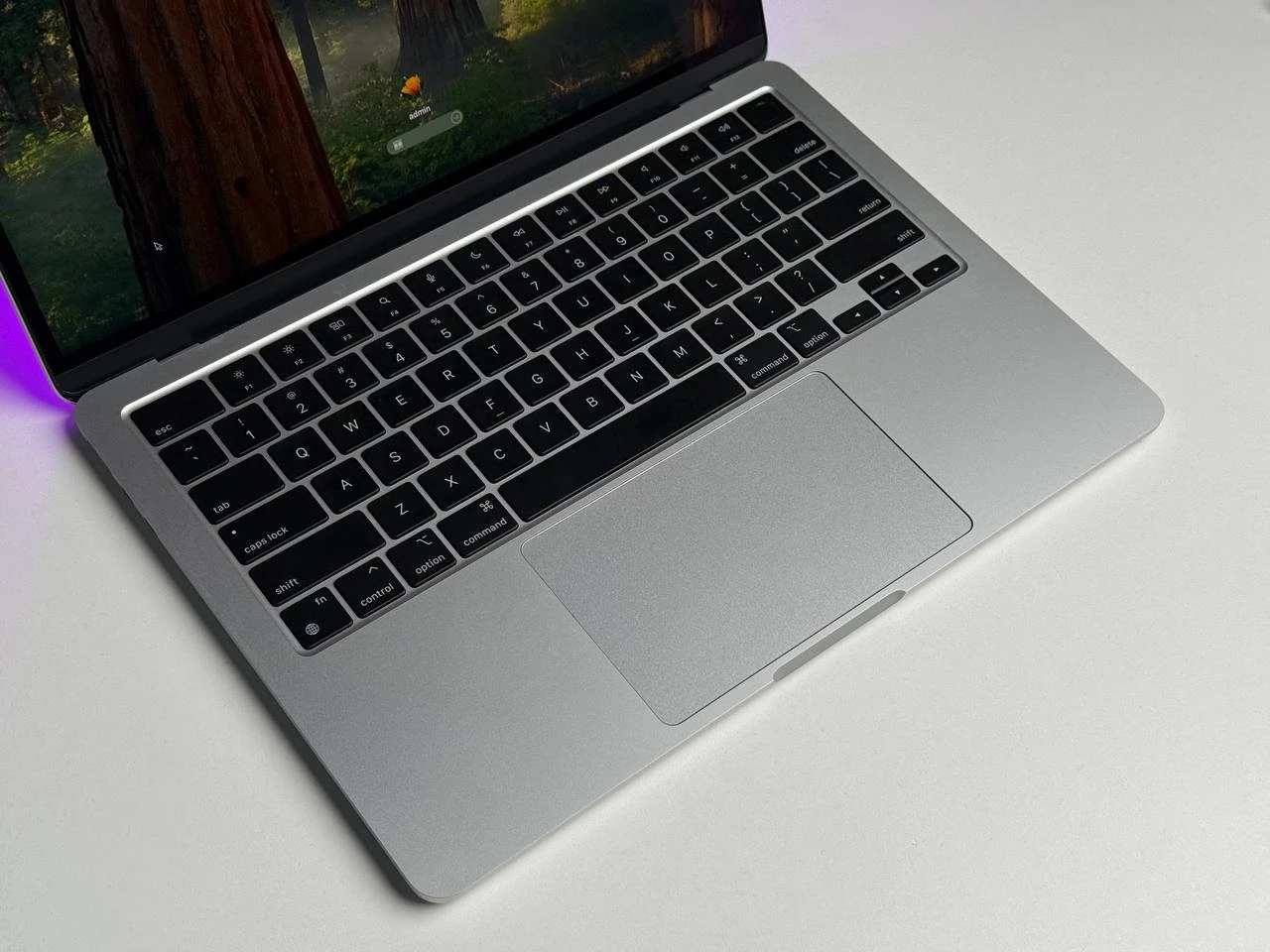 Б/У MacBook Air 13.6" M2/8CPU/10GPU/8GB/512GB Silver 2022 (MLY03) - Состояние: хорошее | Аккумулятор: 95% | Комплектация: полный, без коробки | Гарантия: 1 мес.