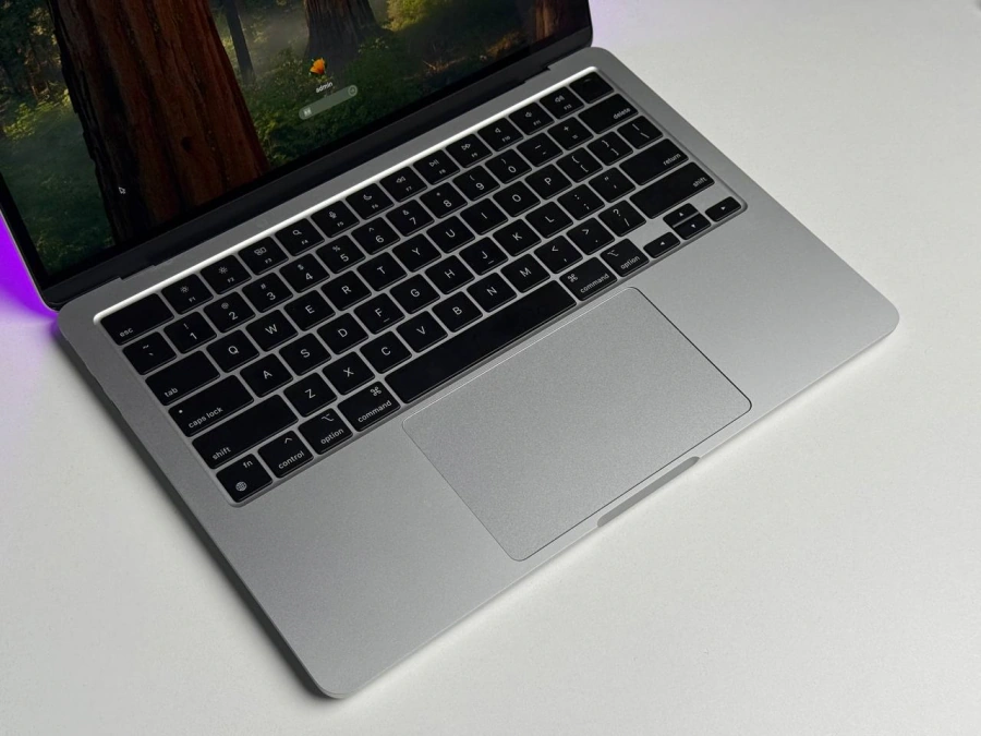 ВЖИВАНИЙ MacBook Air 13.6" M2/8CPU/10GPU/8GB/512GB Silver 2022 (MLY03) - Стан: гарний | Акумулятор: 95% | Комплектація: повний, без коробки | Гарантія: 1 міс.
