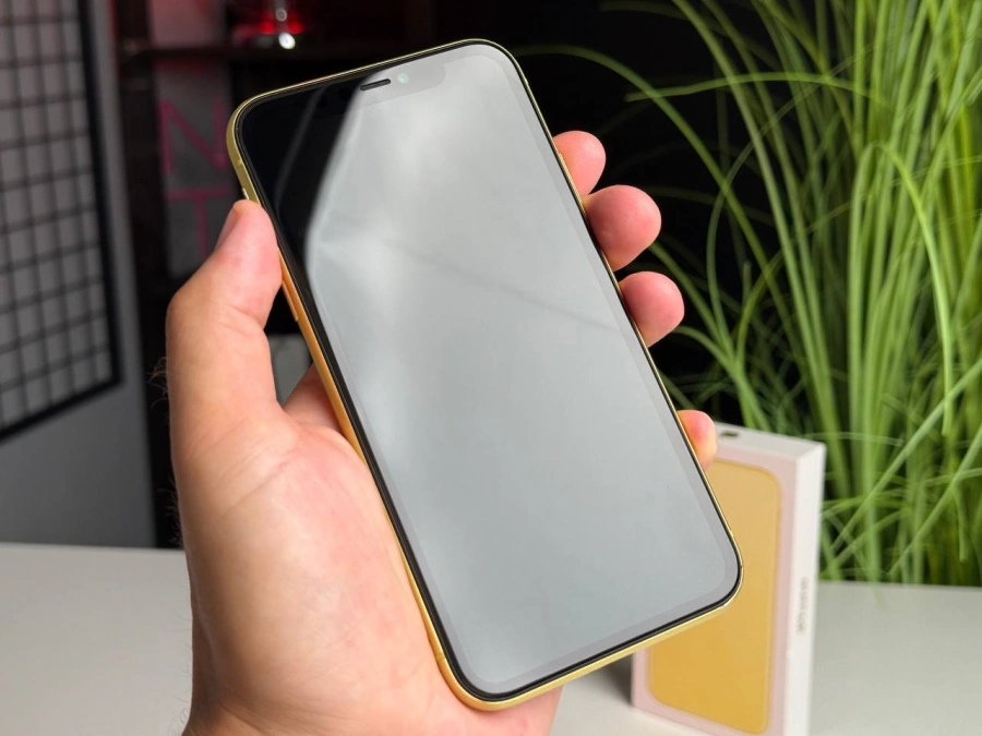 ВЖИВАНИЙ Apple iPhone 11 128GB Yellow (MWLH2) | Стан: задовільний | Акумулятор: 100% | Гарантія: 1 місяць | Комплект: повний