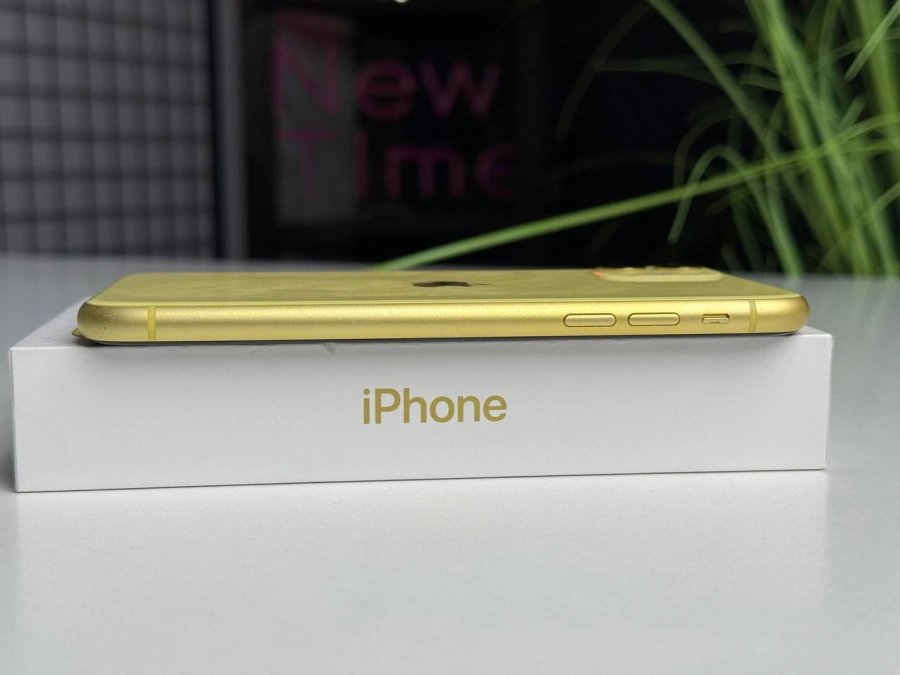 ВЖИВАНИЙ Apple iPhone 11 128GB Yellow (MWLH2) | Стан: задовільний | Акумулятор: 100% | Гарантія: 1 місяць | Комплект: повний