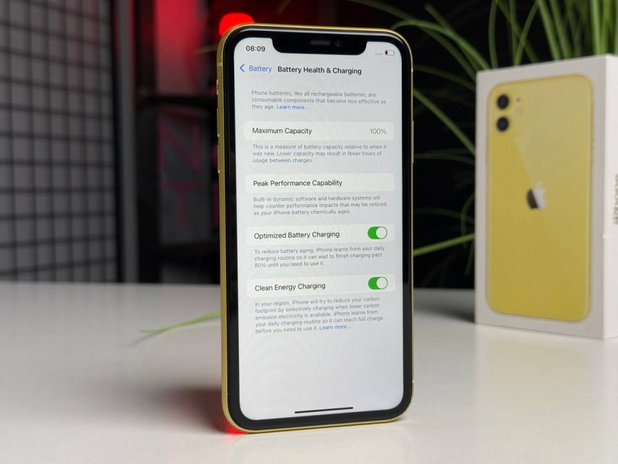ВЖИВАНИЙ Apple iPhone 11 128GB Yellow (MWLH2) | Стан: задовільний | Акумулятор: 100% | Гарантія: 1 місяць | Комплект: повний
