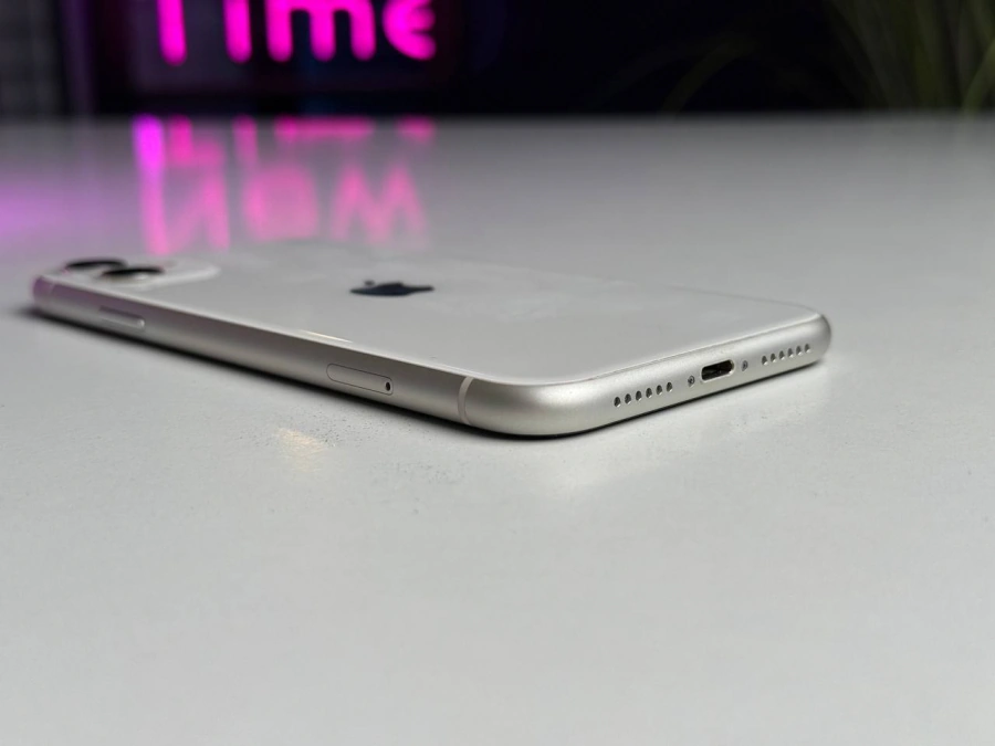 ВЖИВАНИЙ iPhone 11 64GB White (MWL82) | Состояние: хорошее | Аккумулятор: 100% | Гарантия: 1 месяц | Комплект: кабель