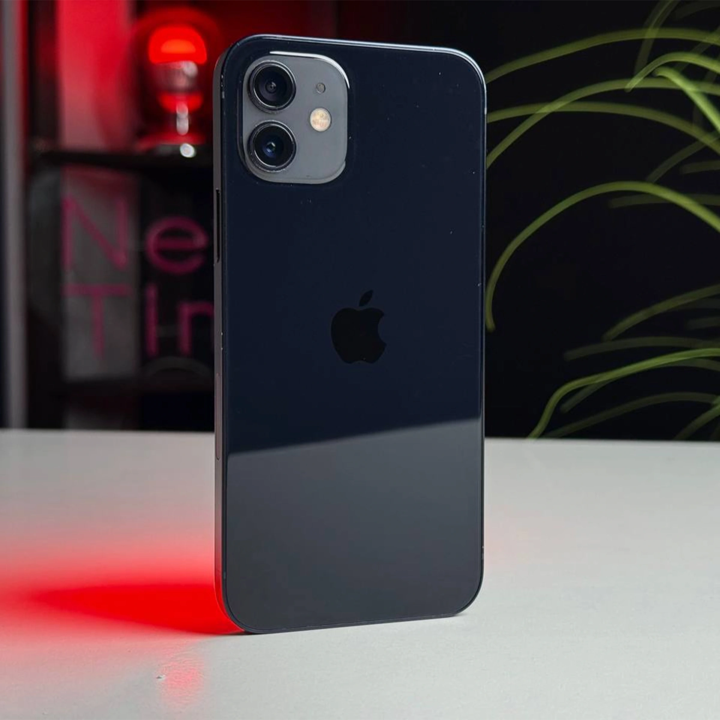 ВЖИВАНИЙ Apple iPhone 12 64GB Black (MGH63, MGJ53) | Стан: задовільний (подряпини на склі) | Акумулятор: 85% | Гарантія: 1 місяць | Комплект: кабель