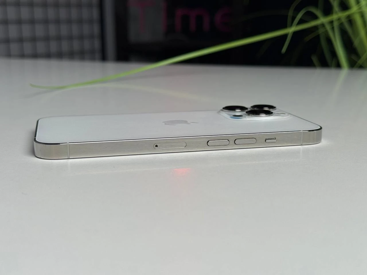 ВЖИВАНИЙ iPhone 13 Pro 128GB Silver (MLTQ3, MLVA3) | Стан: задовільний (мінялось заднє скло) | Акумулятор: 100% | Гарантія: 1 місяць | Комплект: кабель