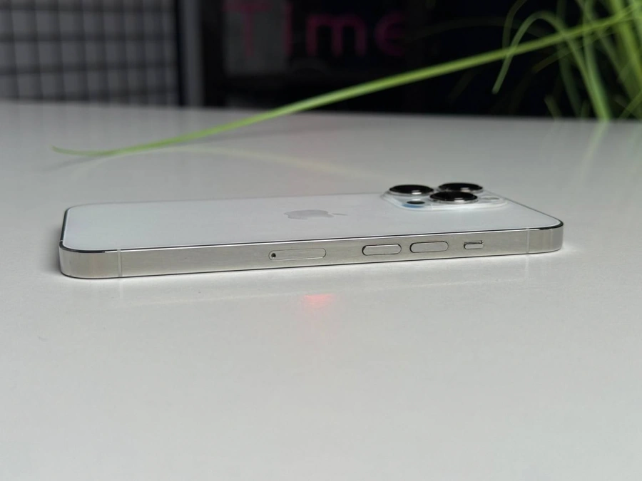 ВЖИВАНИЙ iPhone 13 Pro 128GB Silver (MLTQ3, MLVA3) | Стан: задовільний (мінялось заднє скло) | Акумулятор: 100% | Гарантія: 1 місяць | Комплект: кабель