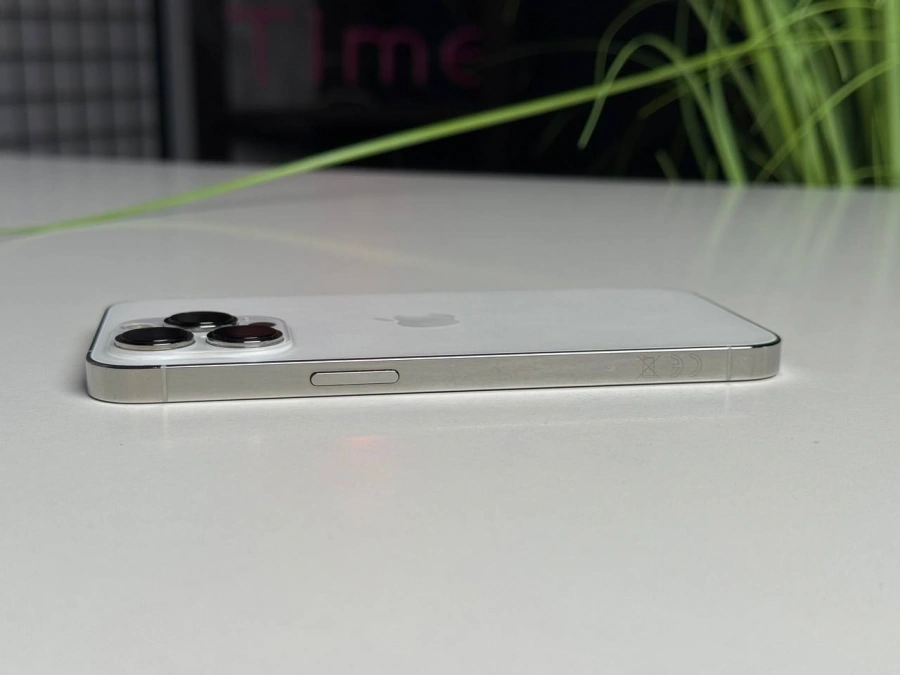 ВЖИВАНИЙ iPhone 13 Pro 128GB Silver (MLTQ3, MLVA3) | Стан: задовільний (мінялось заднє скло) | Акумулятор: 100% | Гарантія: 1 місяць | Комплект: кабель