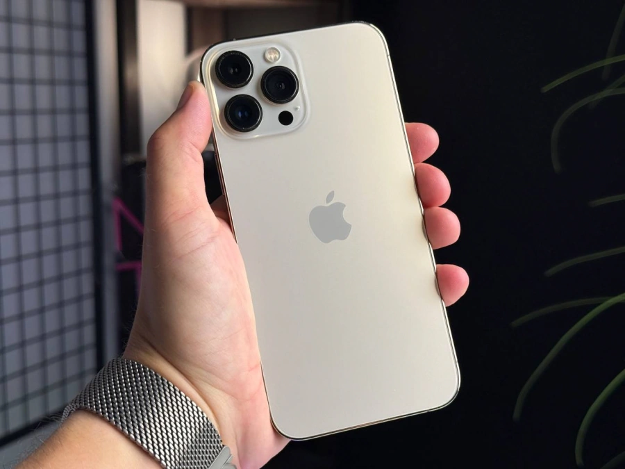 ВЖИВАНИЙ Apple iPhone 13 Pro Max 256GB Gold (MLKU3, MLLD3) - Стан: гарний | Акумулятор: 100% | Комплектація: iPhone, кабель | Гарантія: 1 міс.