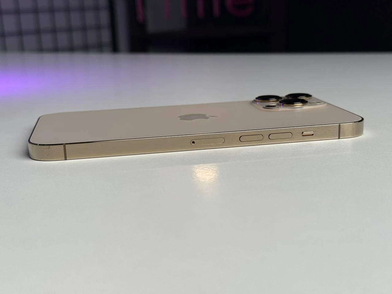 ВЖИВАНИЙ Apple iPhone 13 Pro Max 256GB Gold (MLKU3, MLLD3) - Стан: гарний | Акумулятор: 100% | Комплектація: iPhone, кабель | Гарантія: 1 міс.