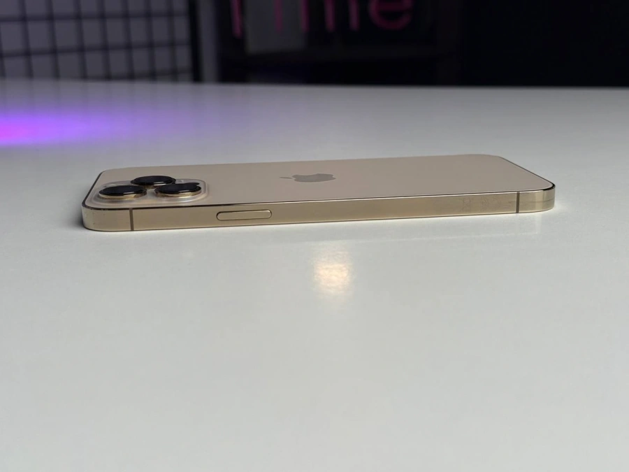ВЖИВАНИЙ Apple iPhone 13 Pro Max 256GB Gold (MLKU3, MLLD3) - Стан: гарний | Акумулятор: 100% | Комплектація: iPhone, кабель | Гарантія: 1 міс.