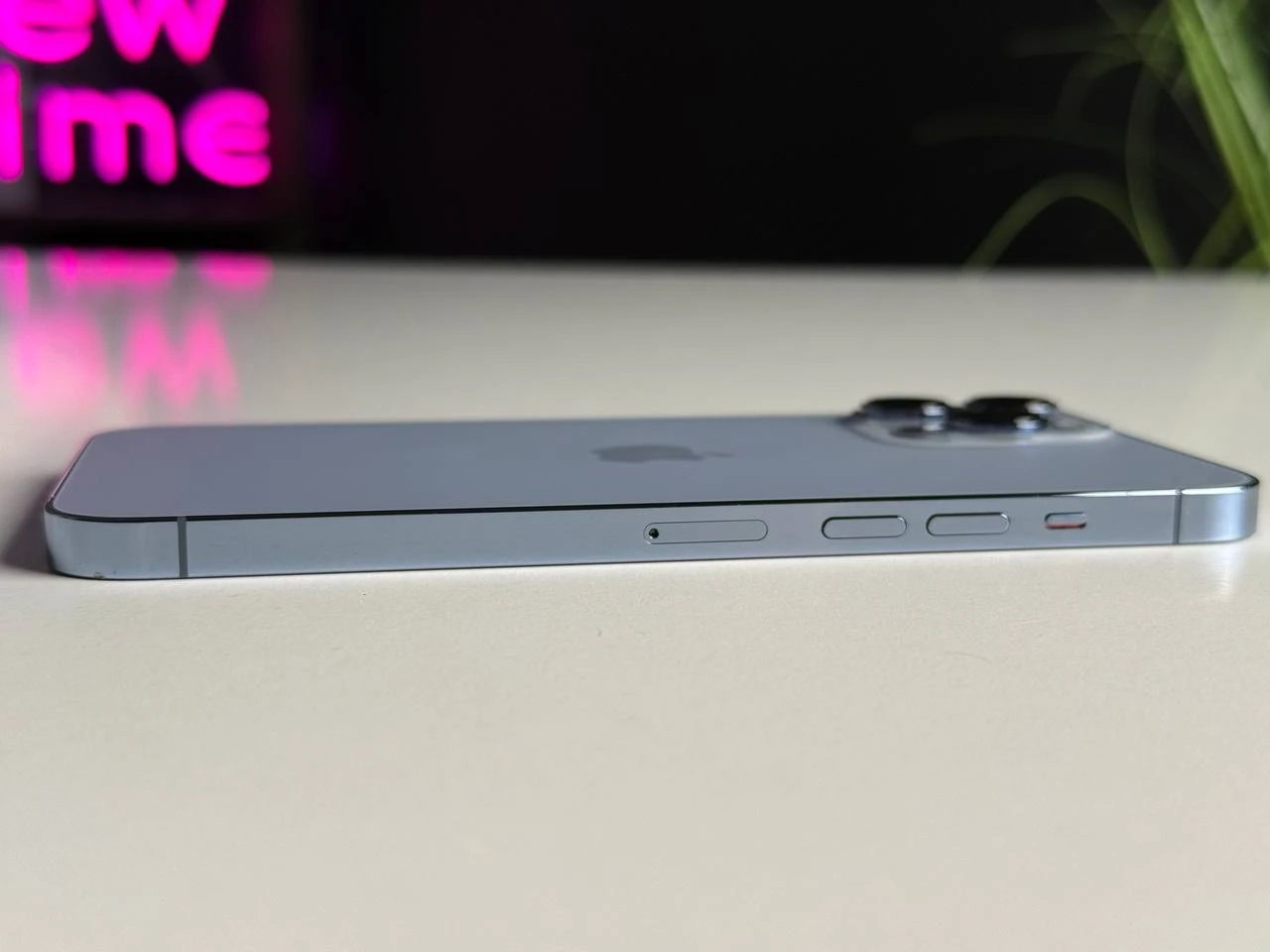 Б/У Apple iPhone 13 Pro Max 256GB Sierra Blue (MLKV3, MLLE3) - Состояние: хороший | Аккумулятор: 100% | Комплектация: кабель | Гарантія: 1 мес.