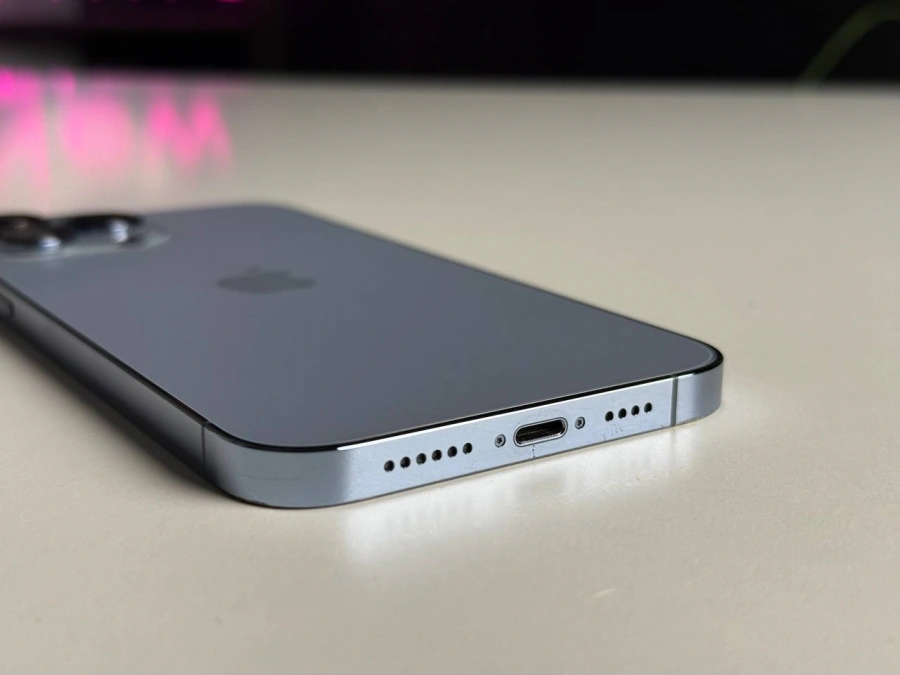 ВЖИВАНИЙ Apple iPhone 13 Pro Max 256GB Sierra Blue (MLKV3, MLLE3) - Стан: гарний | Акумулятор: 100% | Комплектація: кабель | Гарантія: 1 міс.