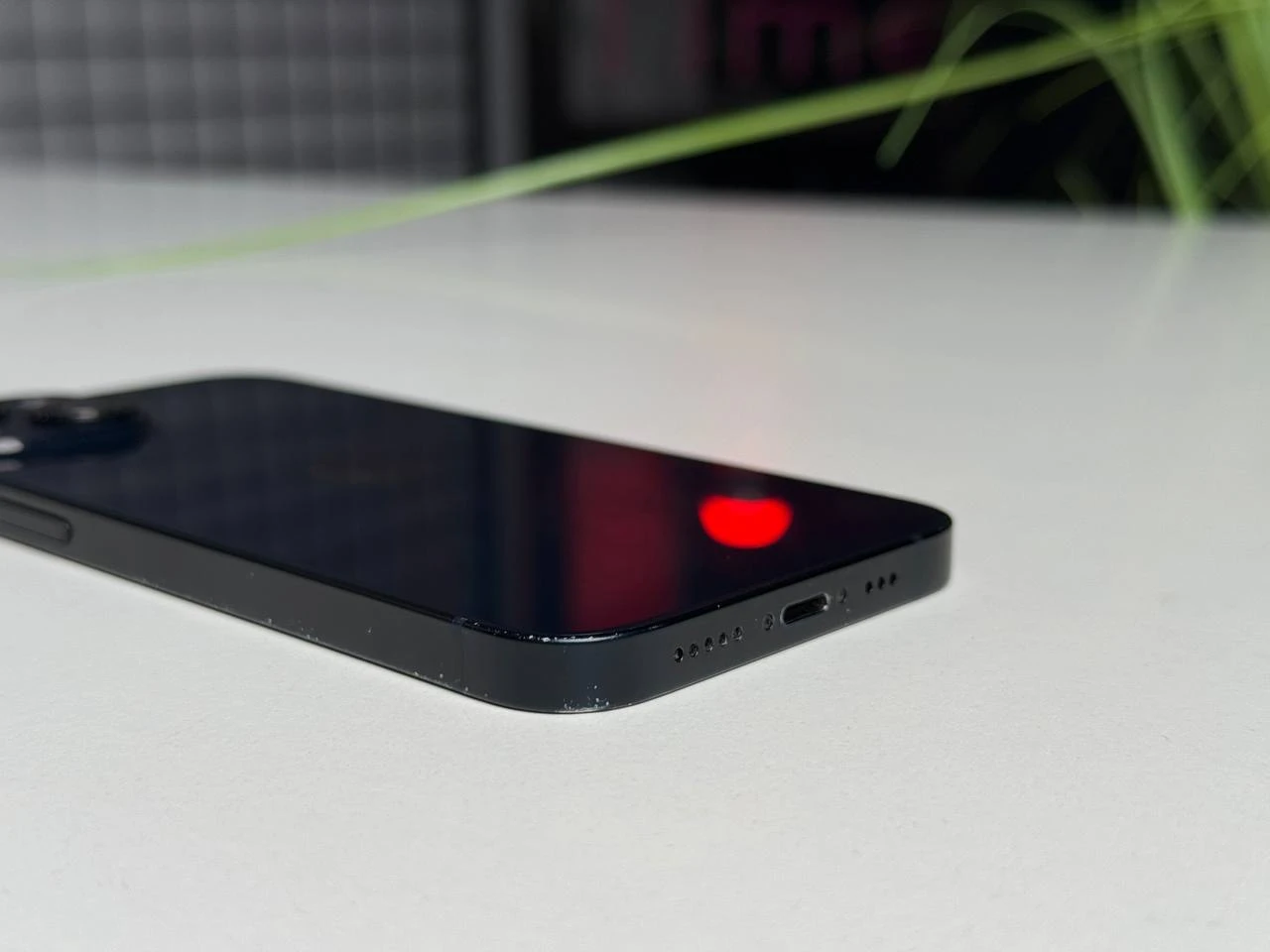 Б/У iPhone 14 128GB Midnight (MPUF3) | Состояние: удовлетворительное | Аккумулятор: 100% | Гарантия: 1 месяц | Комплект: кабель