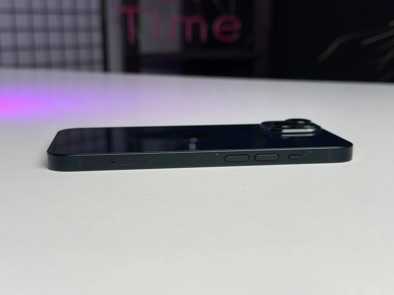 Б/У Apple iPhone 14 256GB Midnight (MPVX3) - Состояние: хороший | Аккумулятор: 100% | Комплектация: кабель | Гарантія: 1 мес.