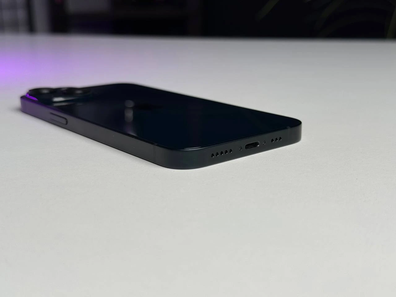 Б/У Apple iPhone 14 256GB Midnight (MPVX3) - Состояние: хороший | Аккумулятор: 100% | Комплектация: кабель | Гарантія: 1 мес.