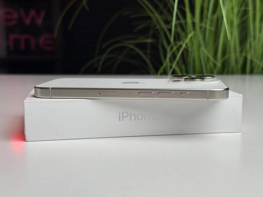 ВЖИВАНИЙ Apple iPhone 15 Pro 128GB White Titanium (MTUW3) | Стан: гарний (мілкі подряпини на склі) | Акумулятор: 87% | Гарантія: 1 місяць | Комплект: повний