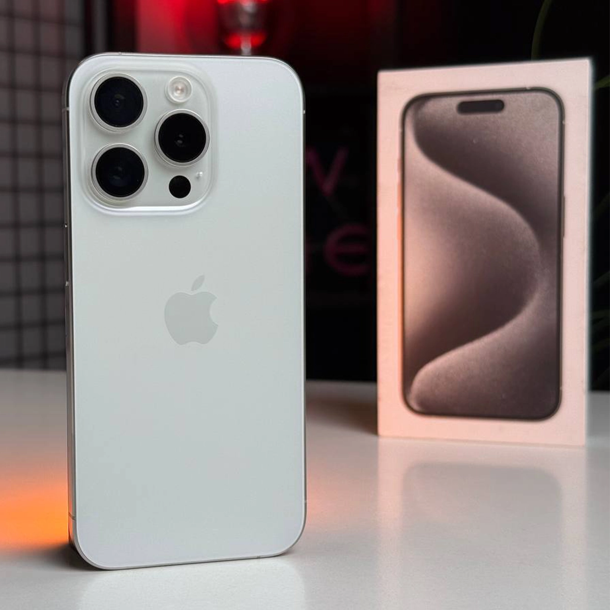 ВЖИВАНИЙ Apple iPhone 15 Pro 128GB White Titanium (MTUW3) | Стан: гарний (мілкі подряпини на склі) | Акумулятор: 87% | Гарантія: 1 місяць | Комплект: повний