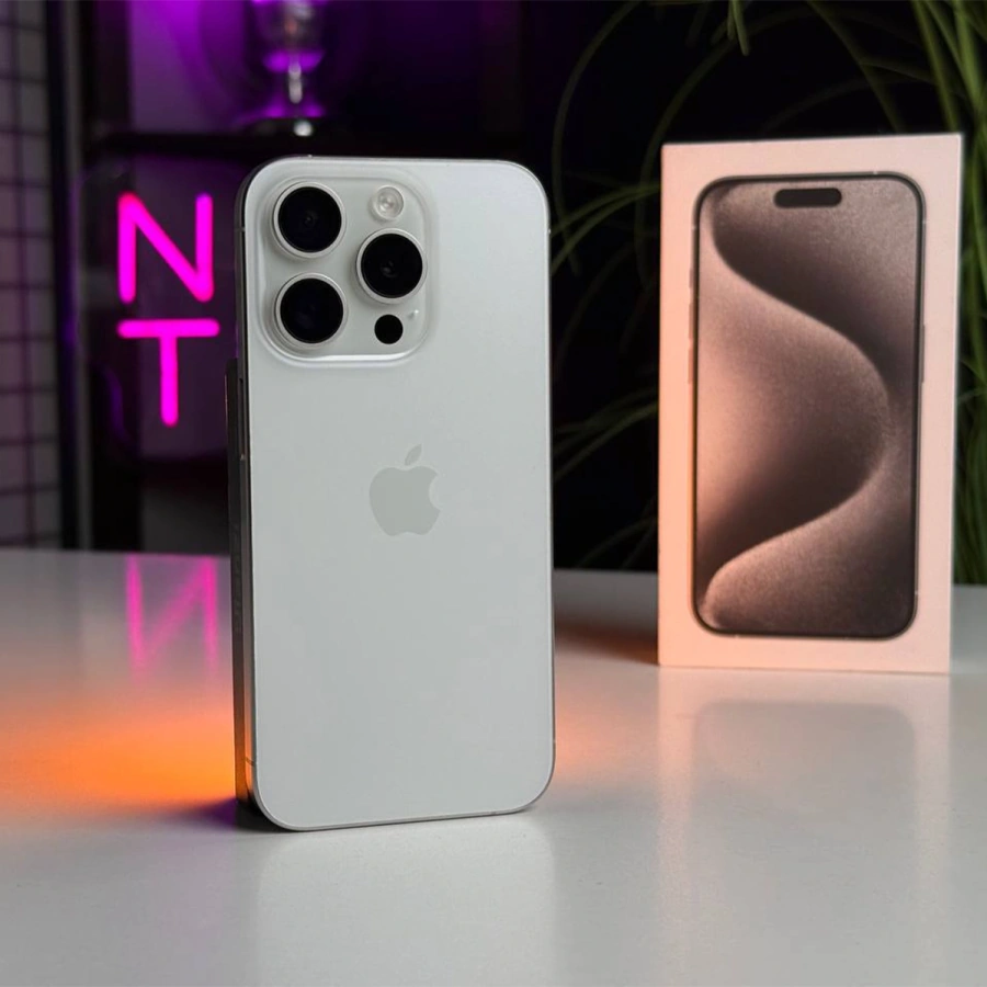 ВЖИВАНИЙ Apple iPhone 15 Pro 256GB White Titanium (MTV43) - Стан: гарний | Акумулятор: 88% | Комплектація: повний | Гарантія: 1 міс.