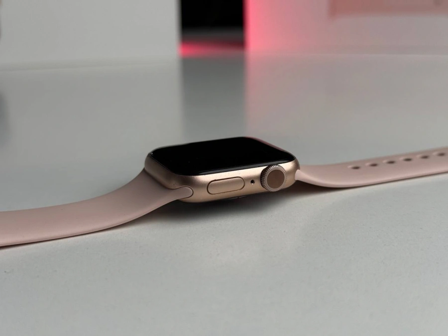 ВЖИВАНИЙ Apple Watch Series 6 GPS 40mm Gold Aluminum Case with Pink Sand Sport Band (MG123) - Стан: гарний | Акумулятор: 100% | Комплектація: повний | Гарантія: 1 міс.