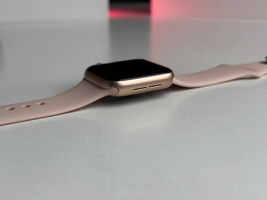 ВЖИВАНИЙ Apple Watch Series 6 GPS 40mm Gold Aluminum Case with Pink Sand Sport Band (MG123) - Стан: гарний | Акумулятор: 100% | Комплектація: повний | Гарантія: 1 міс.