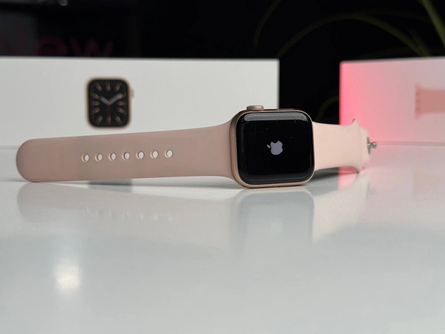 ВЖИВАНИЙ Apple Watch Series 6 GPS 40mm Gold Aluminum Case with Pink Sand Sport Band (MG123) - Стан: гарний | Акумулятор: 100% | Комплектація: повний | Гарантія: 1 міс.