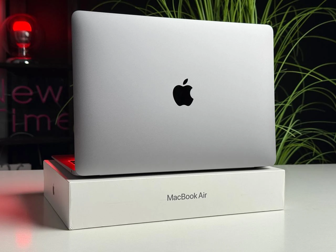 ВИТРИННЫЙ MacBook Air 13 Space Gray 2020 (MWTJ2) | Состояние: хорошее | Аккумулятор: 95% | Гарантия: 1 месяц | Комплект: полный
