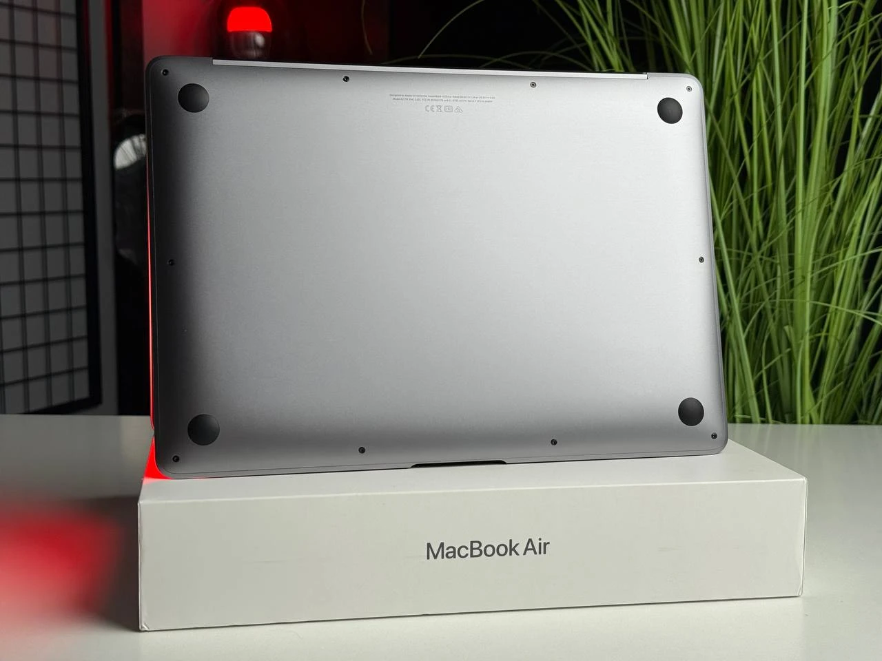 ВИТРИННЫЙ MacBook Air 13 Space Gray 2020 (MWTJ2) | Состояние: хорошее | Аккумулятор: 95% | Гарантия: 1 месяц | Комплект: полный