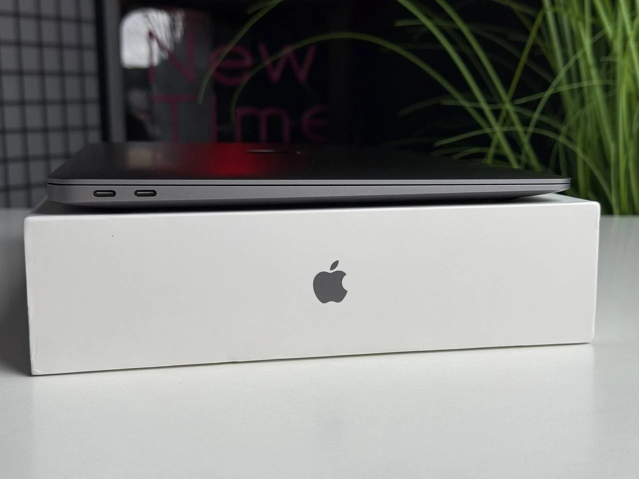 ВИТРИННЫЙ MacBook Air 13 Space Gray 2020 (MWTJ2) | Состояние: хорошее | Аккумулятор: 95% | Гарантия: 1 месяц | Комплект: полный
