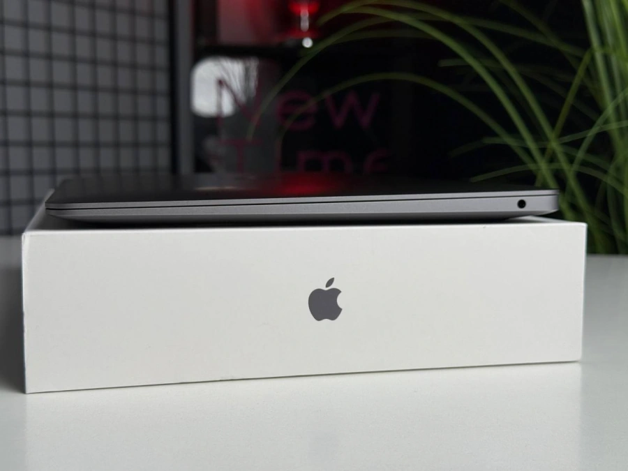 ВІТРИННИЙ MacBook Air 13 Space Gray 2020 (MWTJ2) | Стан: гарний | Акумулятор: 95% | Гарантія: 1 місяць | Комплект: повний